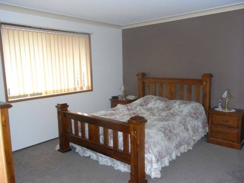 16 Watson Road, Southside QLD 4570