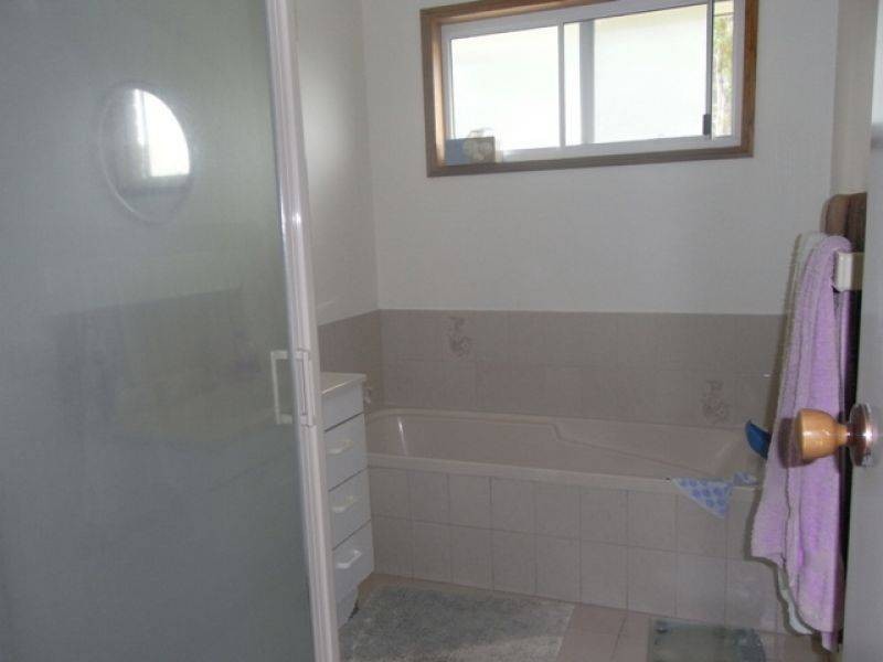 16 Watson Road, Southside QLD 4570