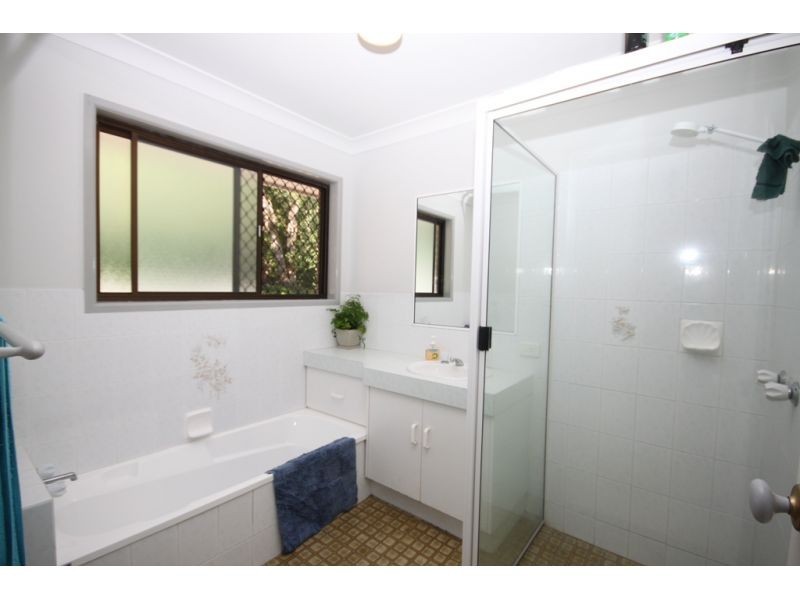 13 Crystal Court, Southside QLD 4570