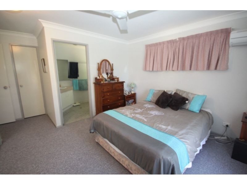 13 Crystal Court, Southside QLD 4570