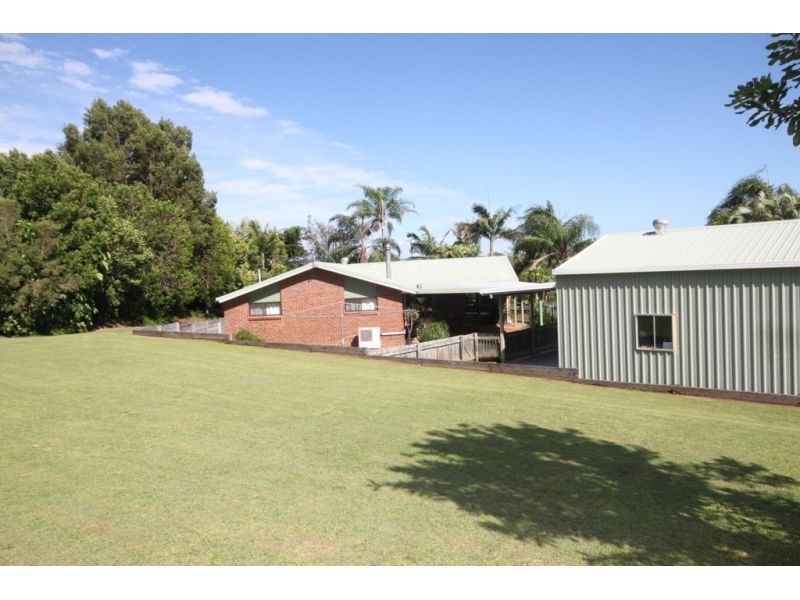 13 Crystal Court, Southside QLD 4570