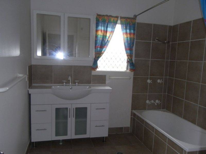 21 James Road, Glenwood QLD 4570