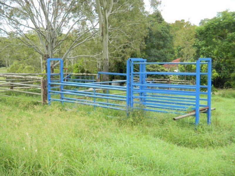 845 Bruce Highway, Chatsworth QLD 4570