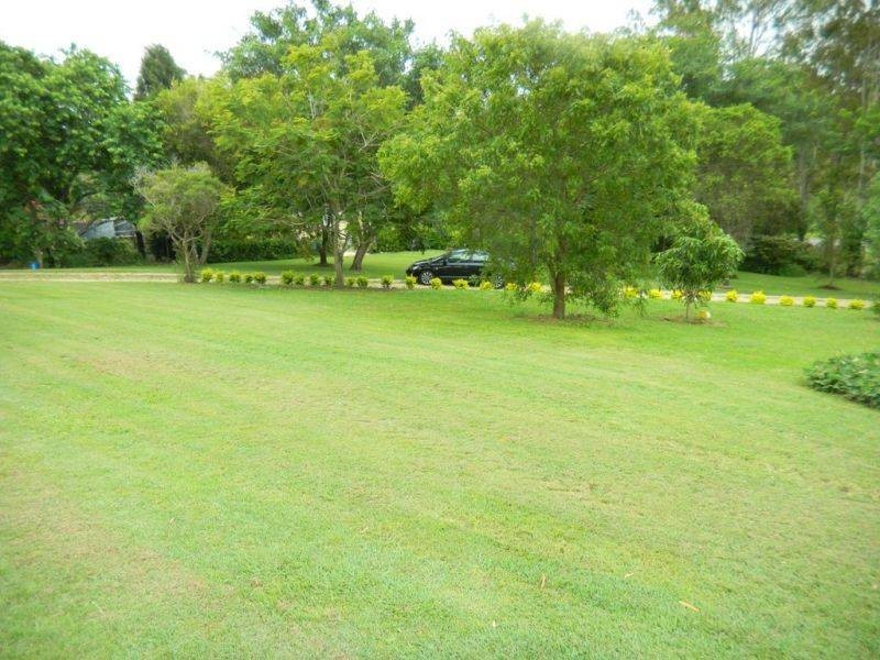 845 Bruce Highway, Chatsworth QLD 4570