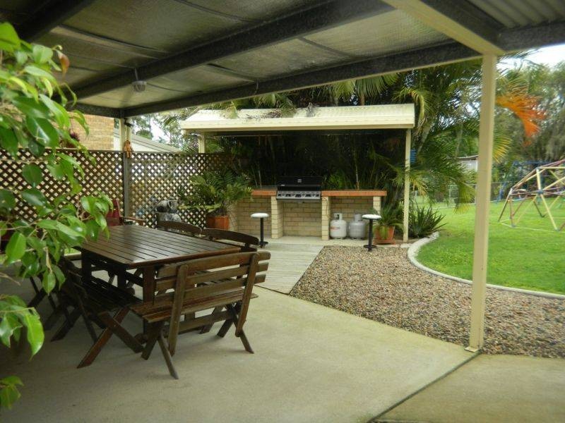 34 Watson Road, Southside QLD 4570