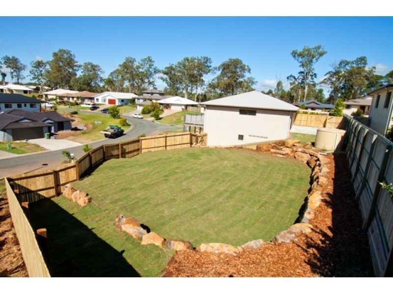 2 Suncrest Court, Southside QLD 4570