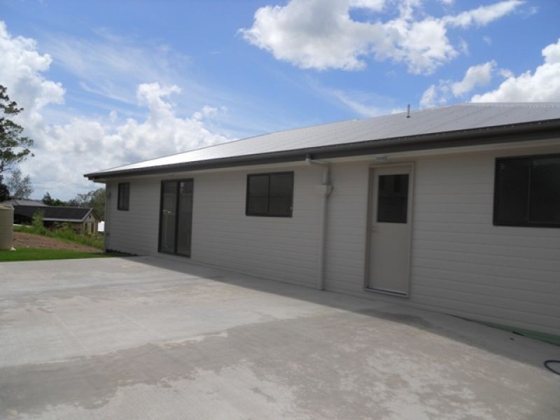 2 Suncrest Court, Southside QLD 4570