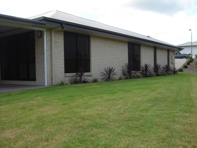 11 Parkview Close, Southside QLD 4570