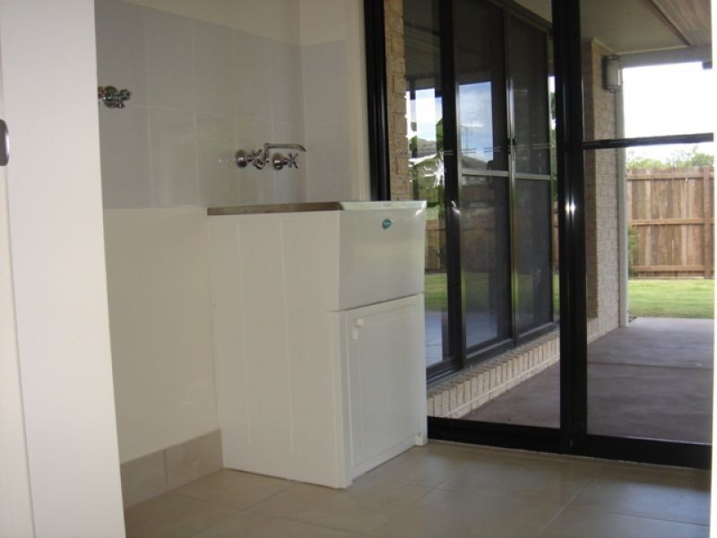 11 Parkview Close, Southside QLD 4570