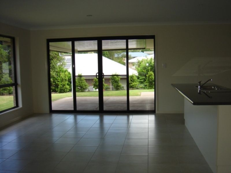 11 Parkview Close, Southside QLD 4570