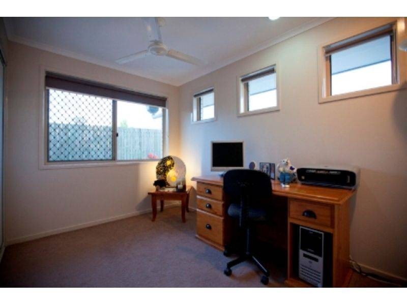 10 Rosewood Court, Southside QLD 4570