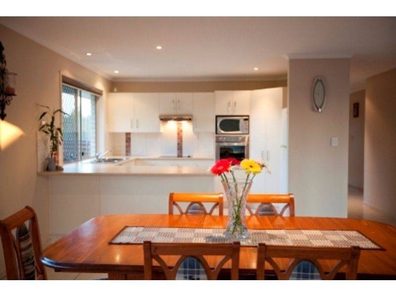 10 Rosewood Court, Southside QLD 4570