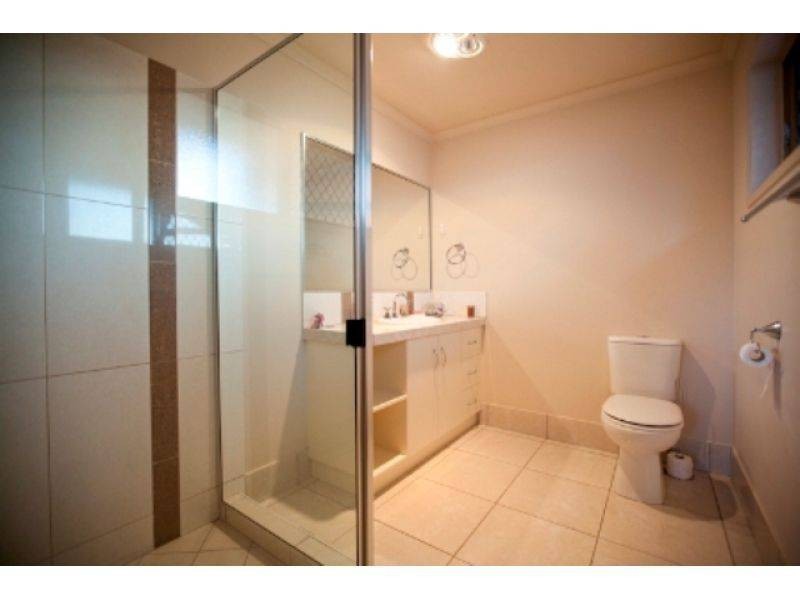 10 Rosewood Court, Southside QLD 4570