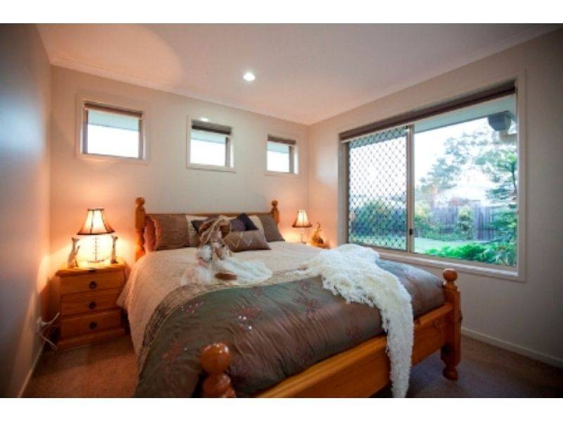 10 Rosewood Court, Southside QLD 4570