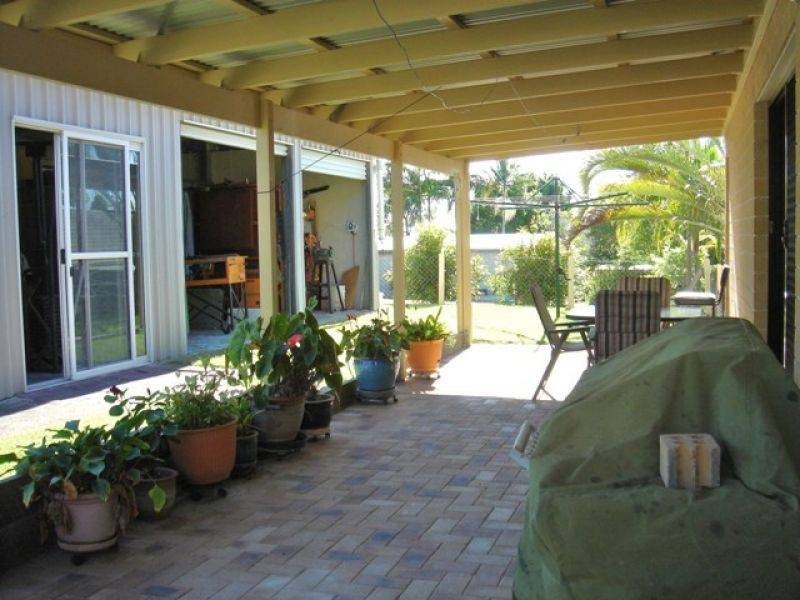 12 Manooka Drive, Rainbow Beach QLD 4581