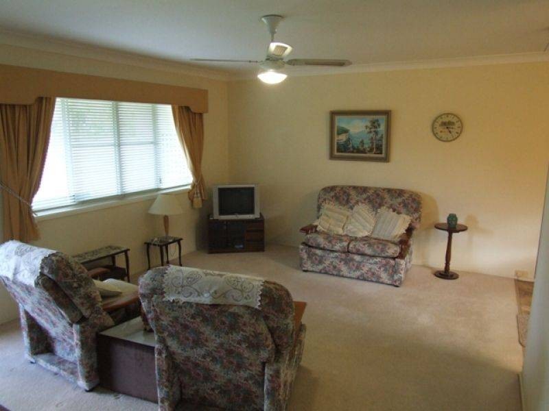 11 Koala Court, Southside QLD 4570