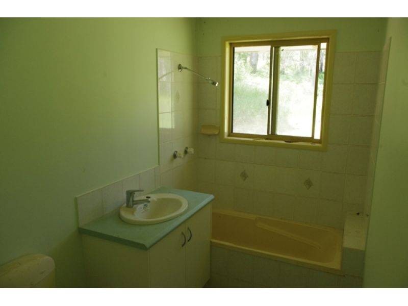 21 Sunshine Road, Wolvi QLD 4570