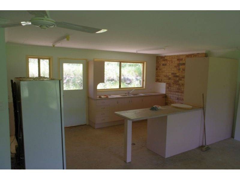 21 Sunshine Road, Wolvi QLD 4570