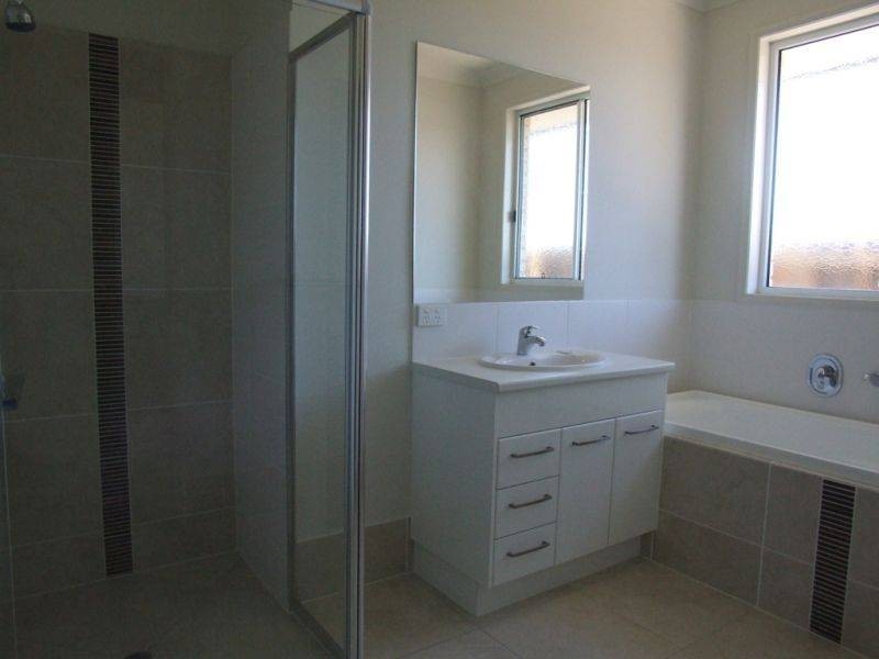 8 Ridgeview Drive, Gympie QLD 4570