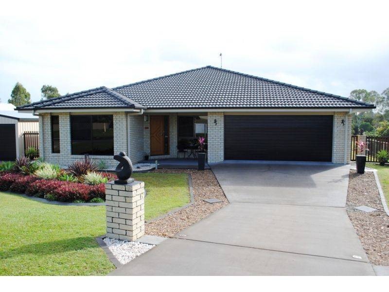 8 Langara Drive, Southside QLD 4570