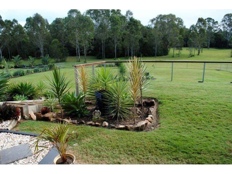 8 Langara Drive, Southside QLD 4570