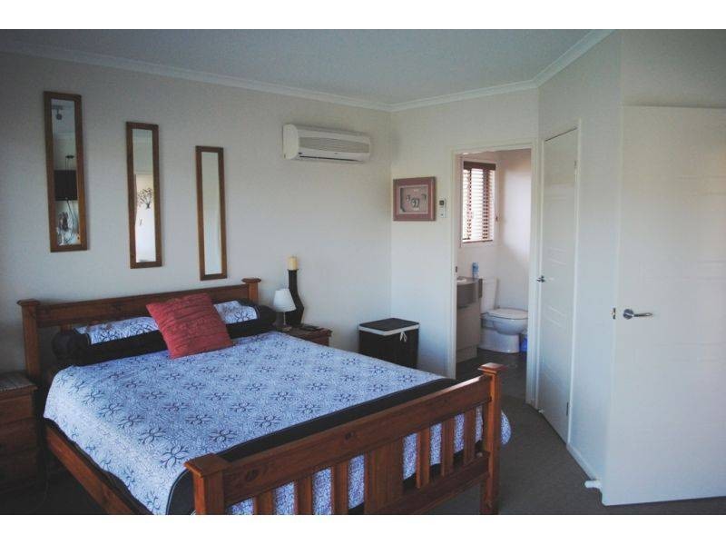 8 Langara Drive, Southside QLD 4570