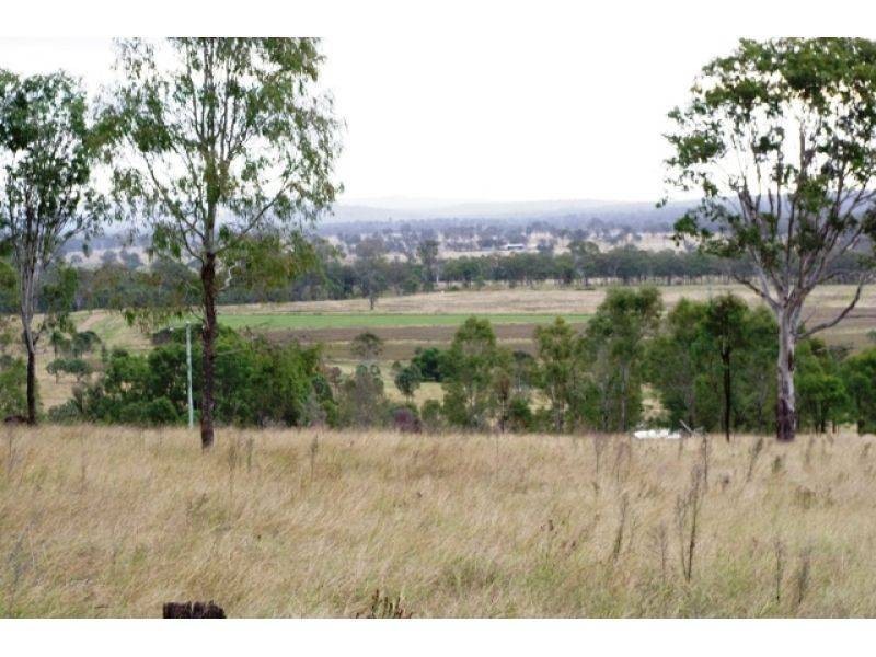 28 Pleystowe Road, Nanango QLD 4615