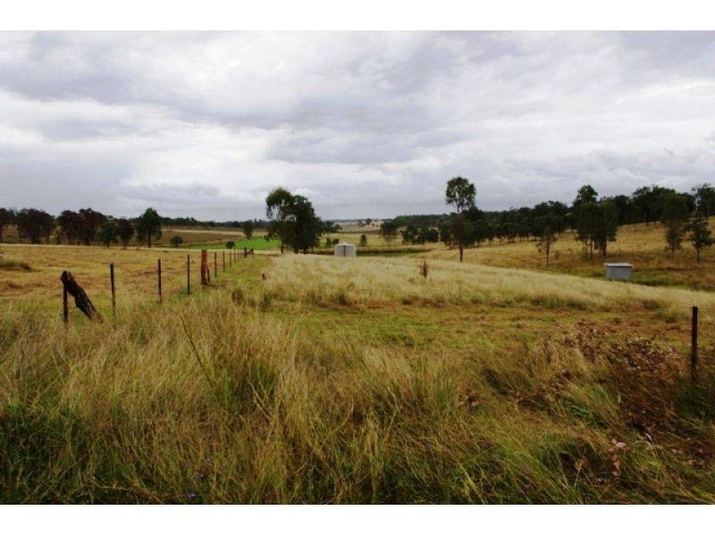 28 Pleystowe Road, Nanango QLD 4615