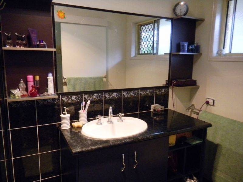 27 Lily Street, Southside QLD 4570