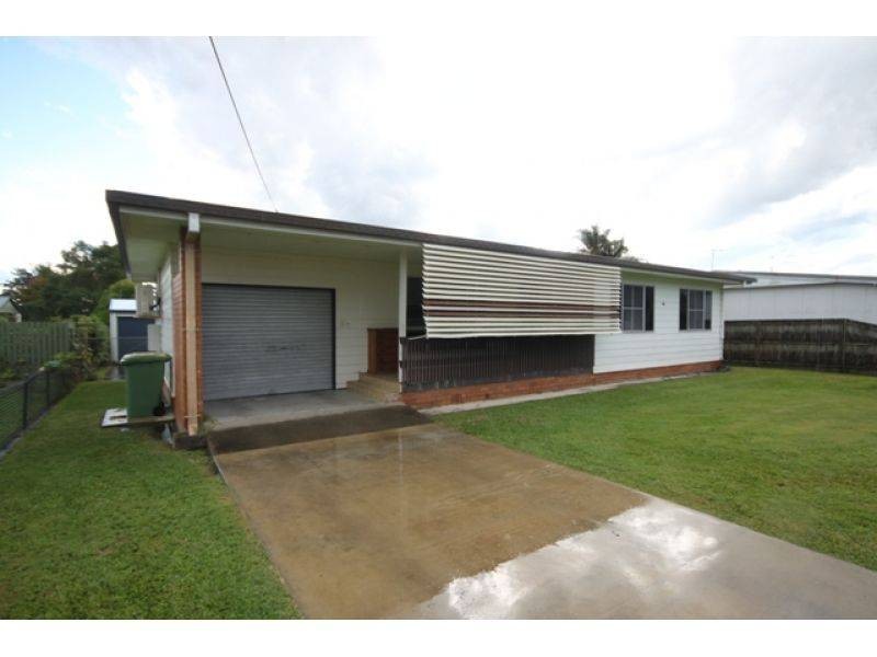 18 Eugene Street, Southside QLD 4570