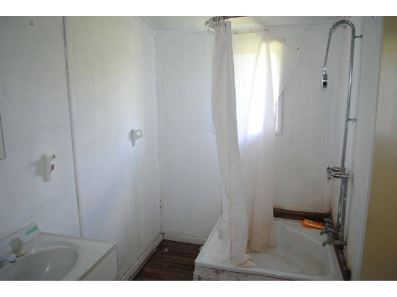 20 Browns Road, Victory Heights QLD 4570