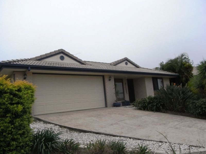 7 Elms Court, Southside QLD 4570