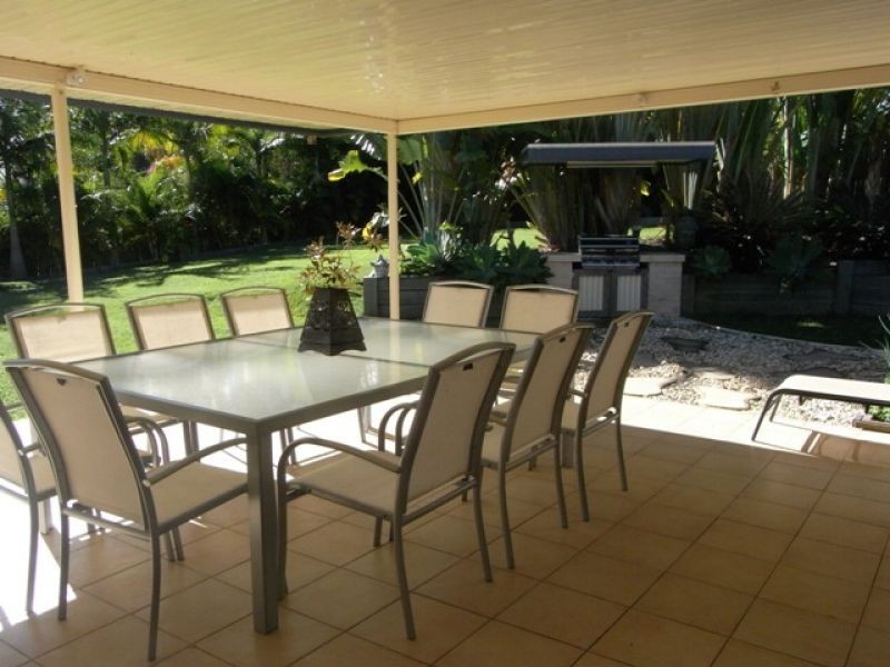 7 Elms Court, Southside QLD 4570