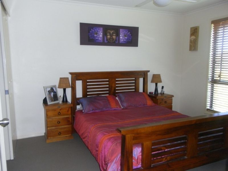 7 Elms Court, Southside QLD 4570