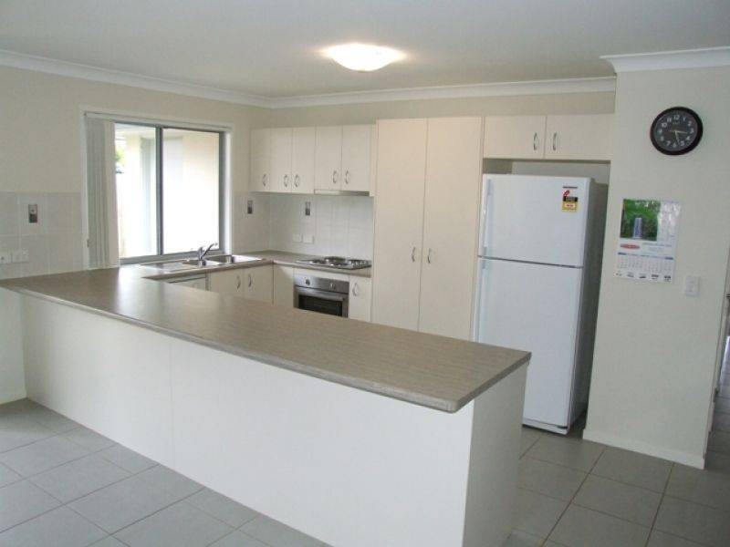 44 Bushland Drive, Southside QLD 4570