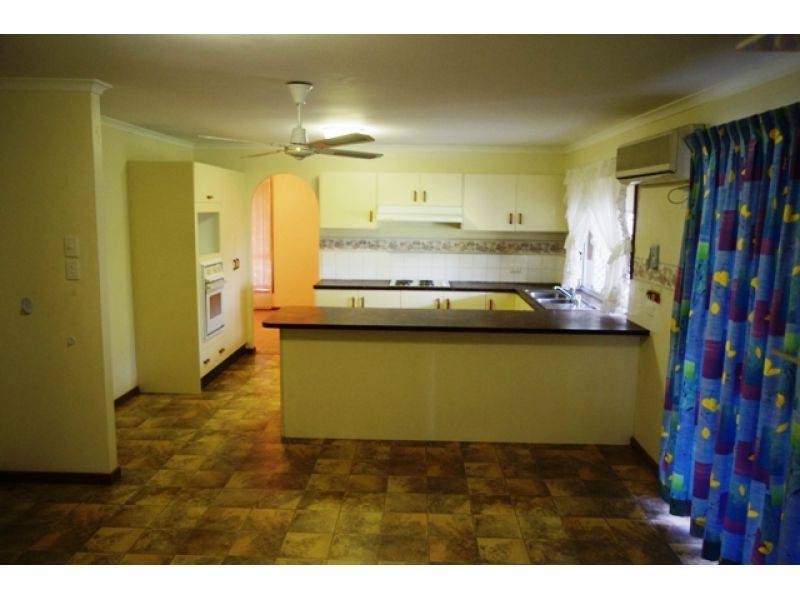 34 Emerald Drive, Southside QLD 4570
