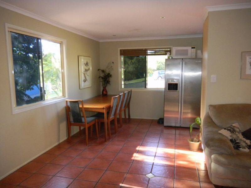 5 Melaleuca Court, Southside QLD 4570