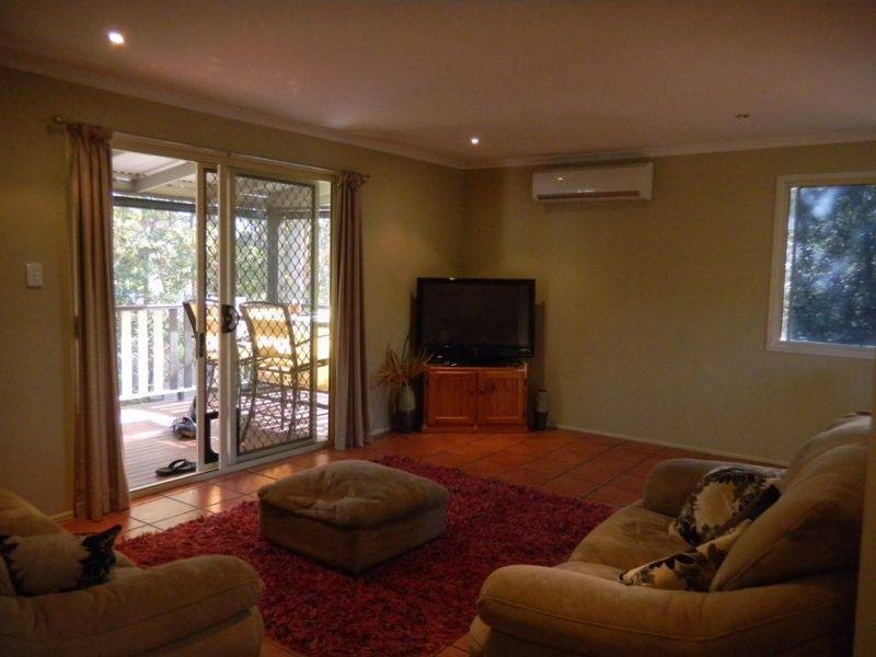 5 Melaleuca Court, Southside QLD 4570