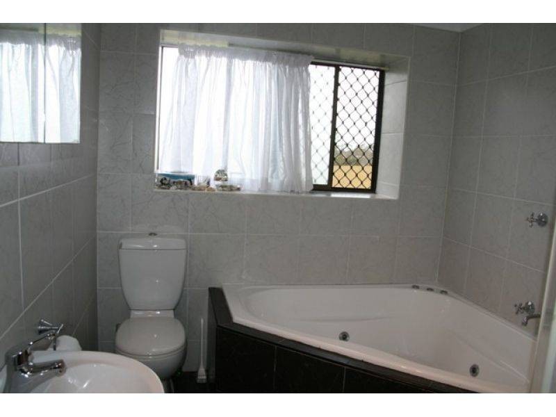 9 Sorensen Road, Southside QLD 4570