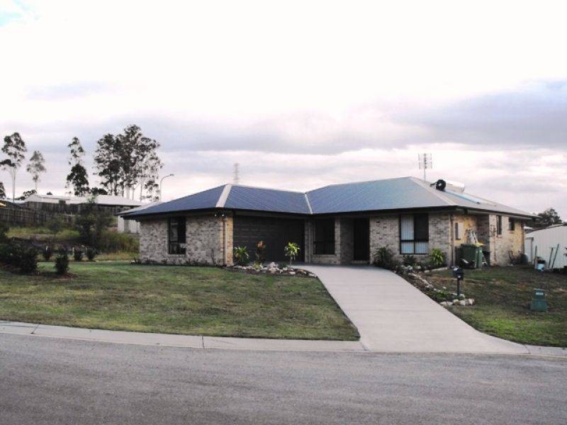 1 Grosvenor Court, Southside QLD 4570
