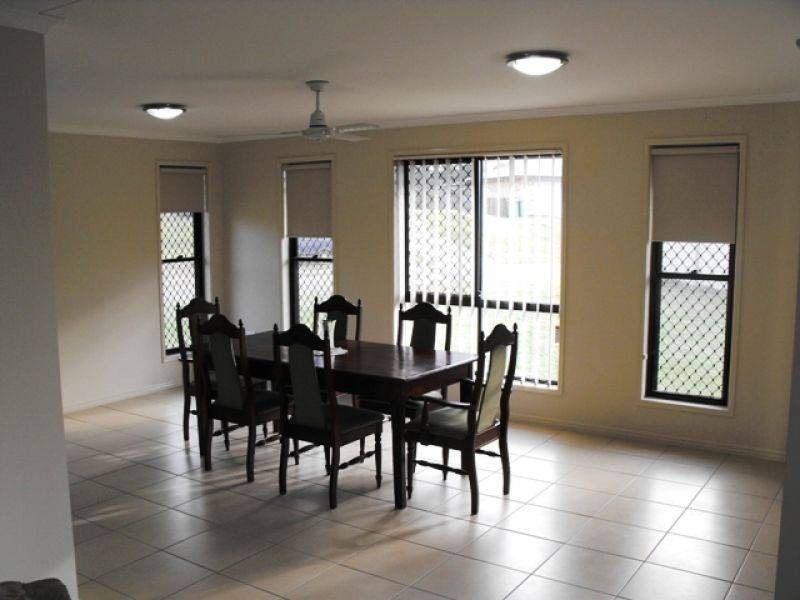 1 Grosvenor Court, Southside QLD 4570