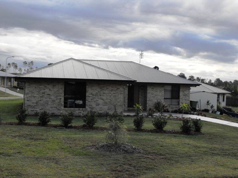 1 Grosvenor Court, Southside QLD 4570