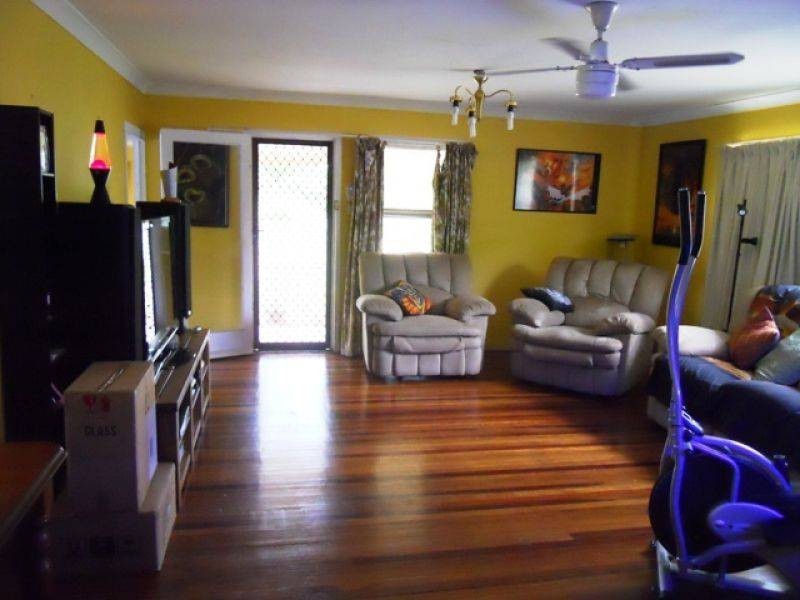 11 Old Goomboorian Road, Veteran QLD 4570