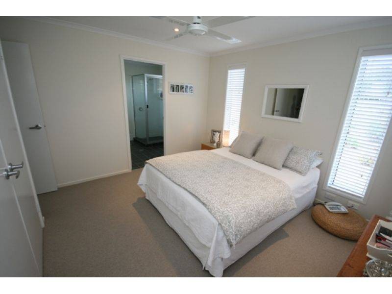 14 Rocklea Drive, Southside QLD 4570