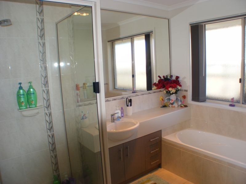 75 Gympie View Drive, Southside QLD 4570