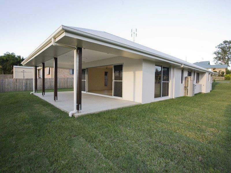 13 Decker Place, Southside QLD 4570