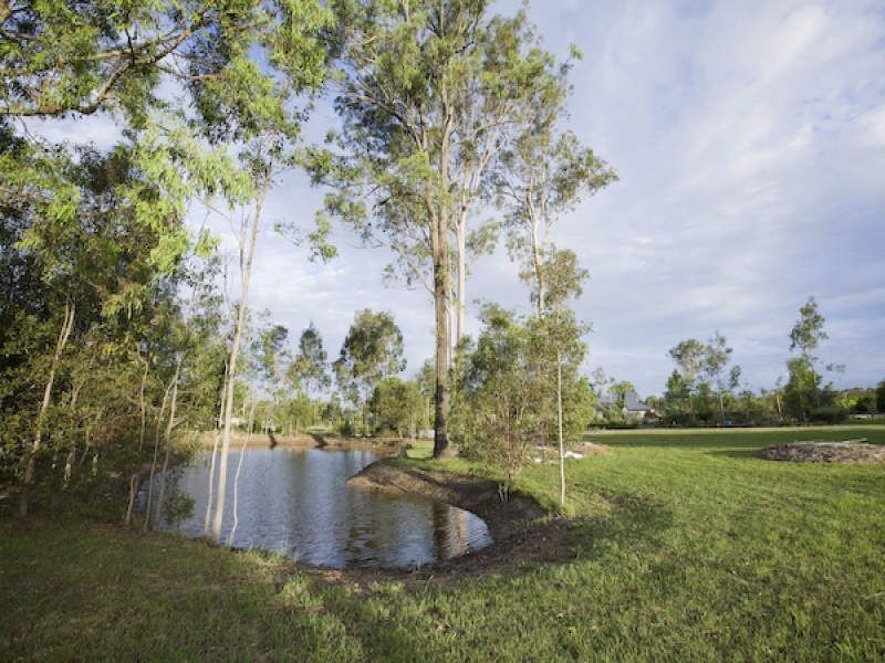 11 CHARLES Place, Curra QLD 4570