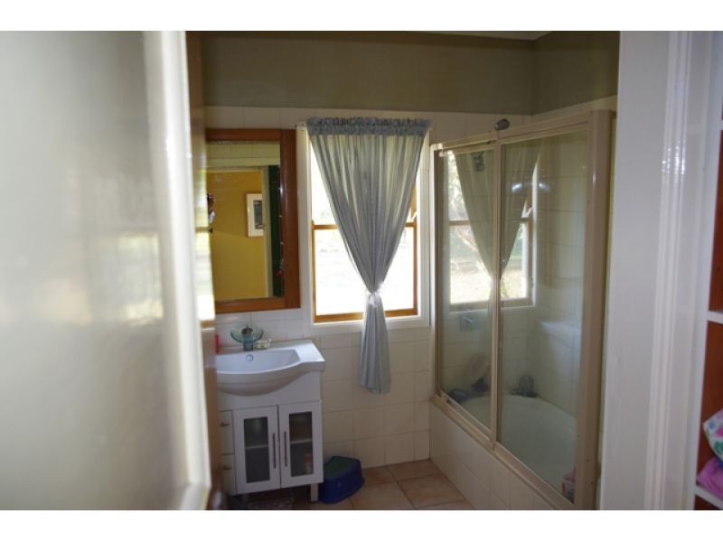 8 MEYERS Street, Imbil QLD 4570