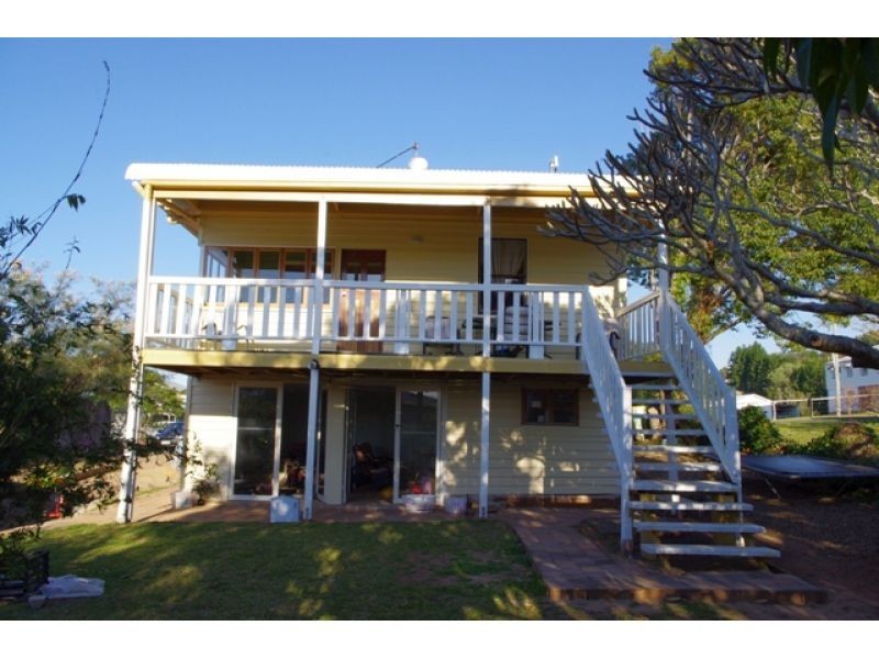 8 MEYERS Street, Imbil QLD 4570