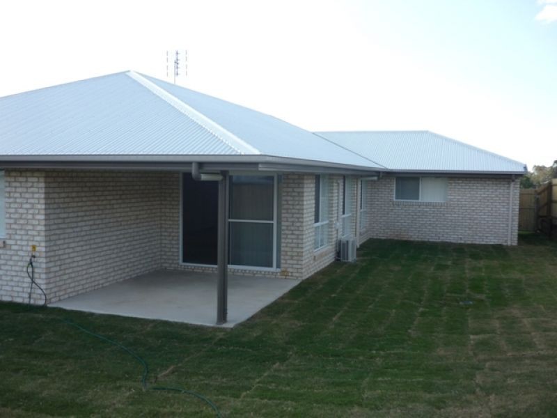 8 Principal Place, Jones Hill QLD 4570